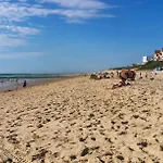 Reve De Bisca Spacieux Climatise Avec Jardin Privatif Piscine Et Parking Prives