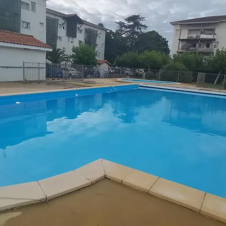 Reve De Bisca Spacieux Climatise Avec Jardin Privatif Piscine Et Parking Prives *