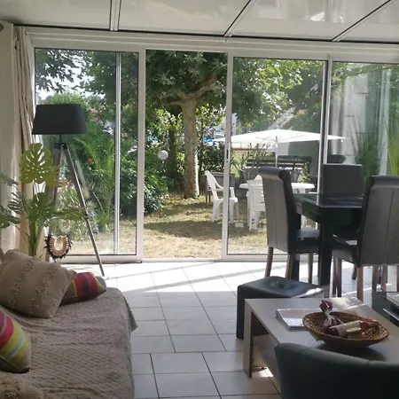 Reve De Bisca Spacieux Avec Jardin Privatif Piscine Et Parking Prives Biscarrosse