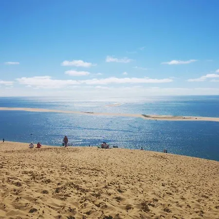 Reve De Bisca Spacieux Climatise Avec Jardin Privatif Piscine Et Parking Prives
